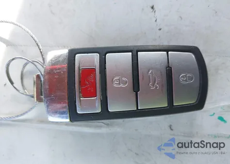 2008 Volkswagen Passat Lux from USA, damaged, VIN WVWTK93C68E060851